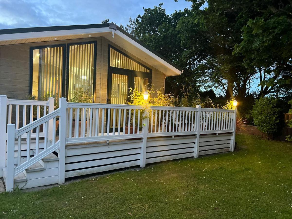 Jungle Lodge ลีมิงตัน ภายนอก รูปภาพ